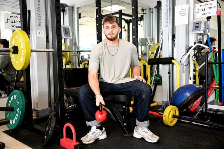 "התקופה הכי קשה בחיים שלי, יותר מעזה". ירין פוני בשיקום (צילום: קובי קואנקס) ירין פוני נפצע בחאן יונס