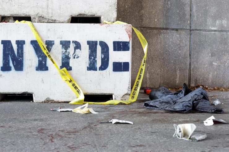 זירת דקירה ניו יורק מנהטן ליד מטה האו"ם ארה"ב