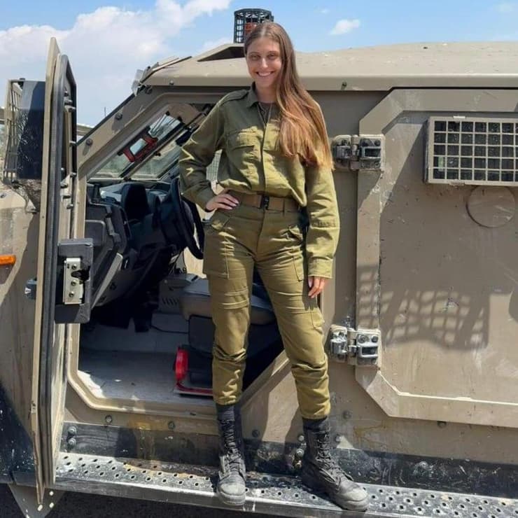 "זה קטן עליי, יש לי גישה חיובית". ליזה בזרניק בעת שירותה הצבאי (צילום: אלבום פרטי) ליזה בזרניק נפצעה מפצמ"ר בקריית שמונה