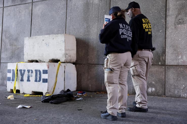 זירת דקירה ניו יורק מנהטן ליד מטה האו"ם ארה"ב