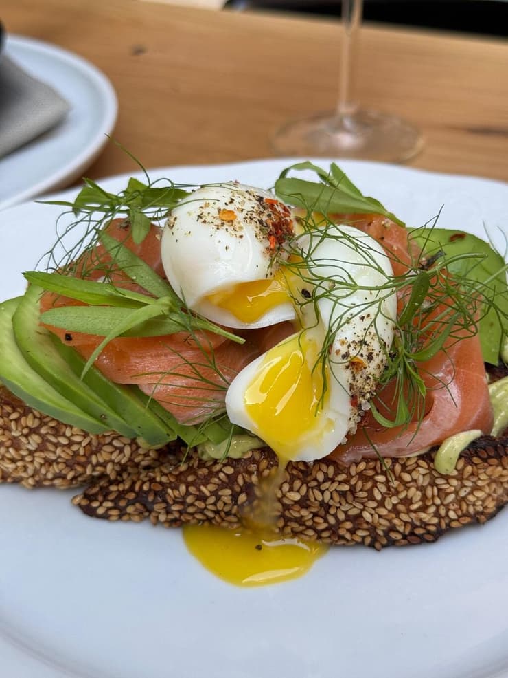 בינדאז, בראנץ'