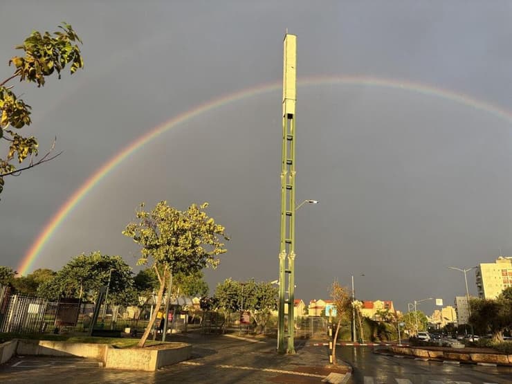 קשת בענן (צילום: מאיר תורג'מן) קשת בענן בשמי ראשון לציון
