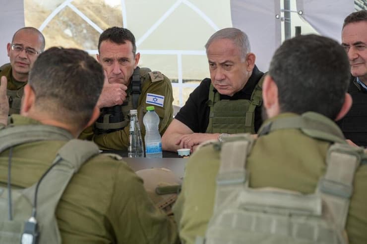 בנימין נתניהו, רונן בר, הרצי הלוי וישראל כ"ץ בביקור במסדרון נצרים שבעזה