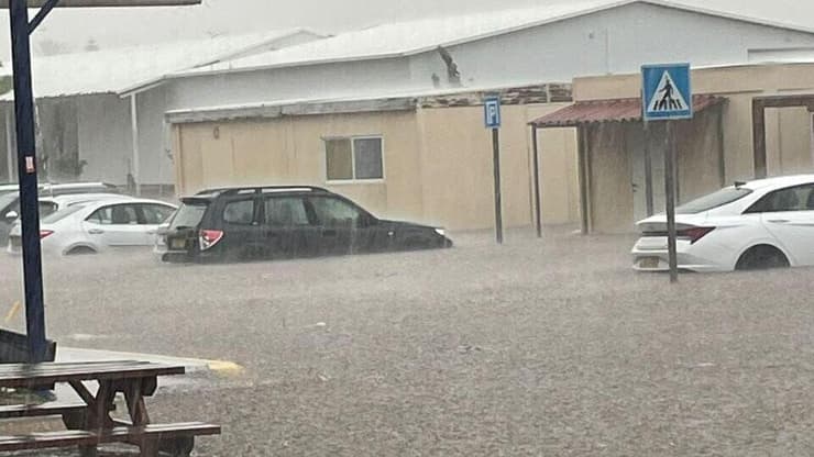 הצפה בתיכון אזורי מעגן מיכאל