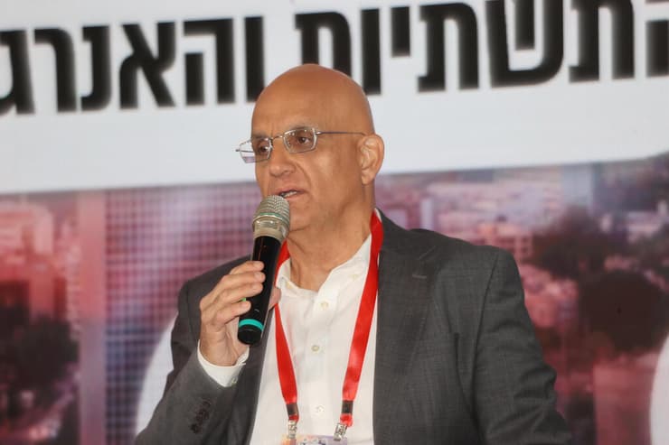 לנהל נמלים תח אש. עוזי יצחקי (צילום: יריב כץ) ועידת התחבורה התשתיות והאנרגיה