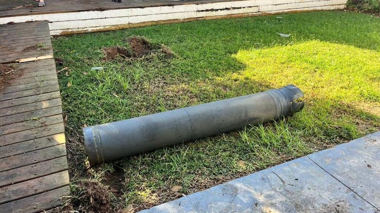 נפילה של שרירי יירוט במרחב קדימה צורן