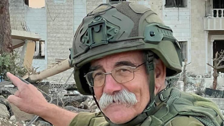 זאב (ז'אבו) ארליך. "הגיע עם מדים, נעליים צבאיות, קסדה ושכפ"ץ, אז סברתי שהוא כבר חויל" רס"ן במיל' זאב (ז'אבו) חנוך ארליך