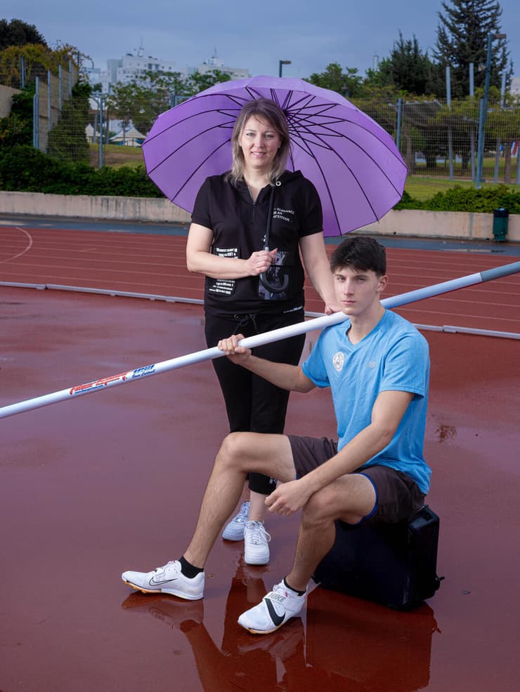 ניקיטה מירקין ואמו אולגה