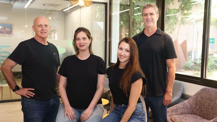 הסדר מימין; דר אסף כספי, איריס שטיין, ד״ר דניאל כהן, פרופ׳ מרק וייזר