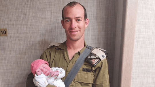 יואל גליקמן עם בתו