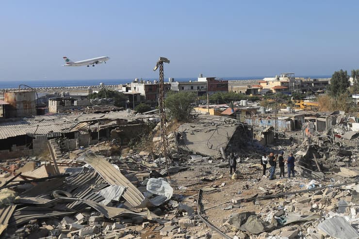 מטוס של חברת מידל איסט איירליינס מעל ביירות המופצצת, 7 בנובמבר