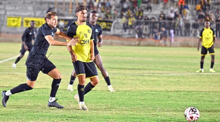 ליאון מזרחי (יוד צילומים אילת) ליאון מזרחי