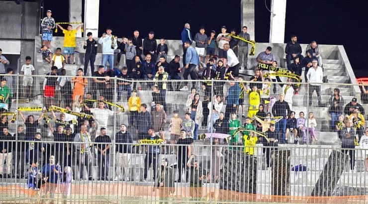 הקהל באצטדיון באילת (יוד צילומים אילת) הקהל באצטדיון באילת