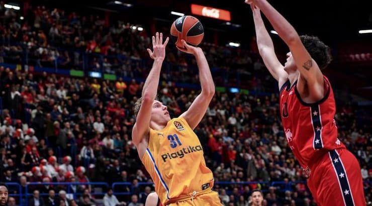 רוקאס יוקובאיטיס זורק