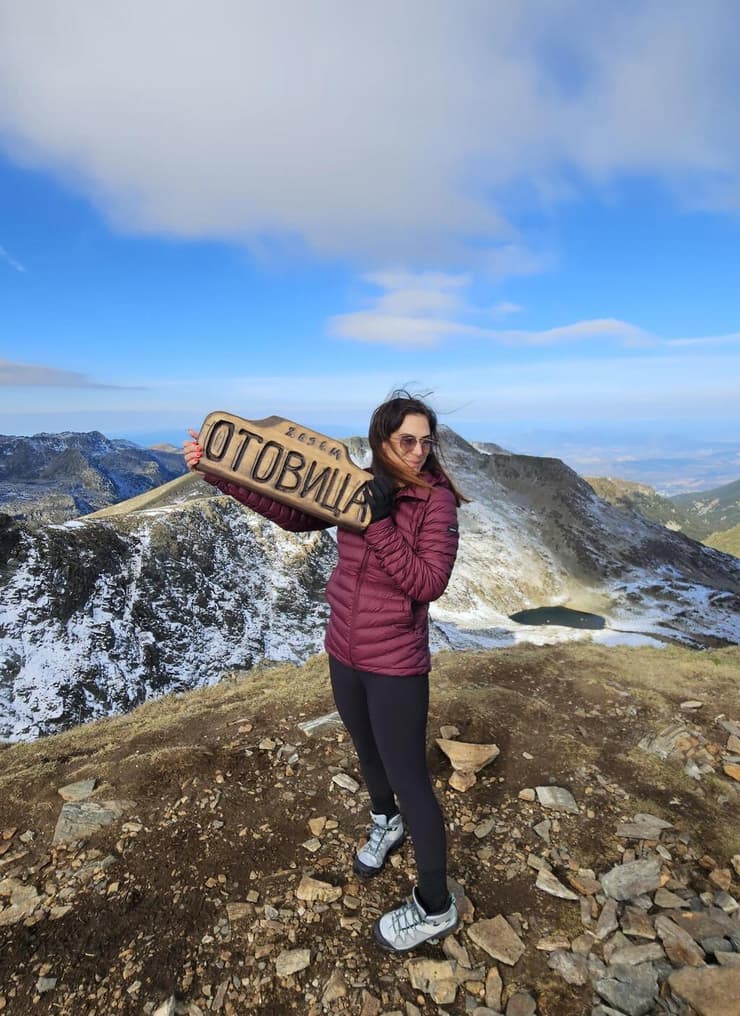 אסטר אלמוג בטרק סולו בבולגריה