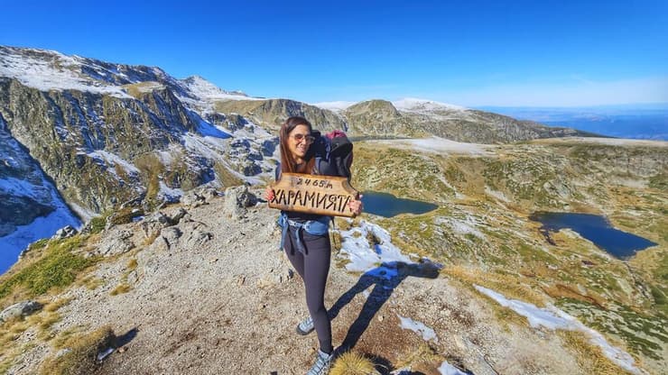אסטר אלמוג בטרק סולו בבולגריה