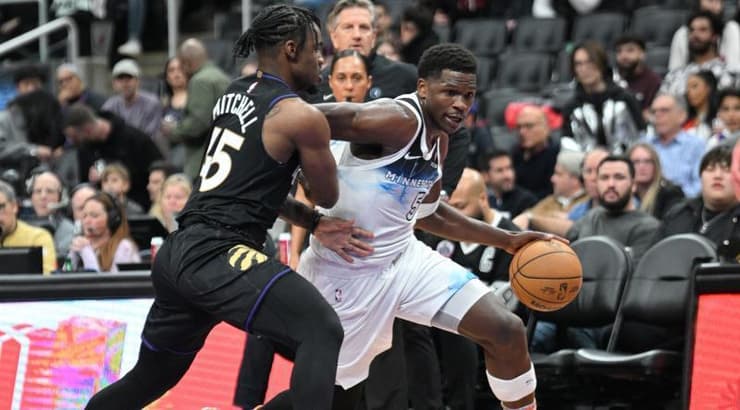 אנתוני אדוארדס מול דייוויון מיטשל (רויטרס) אנתוני אדוארדס מול דייוויון מיטשל