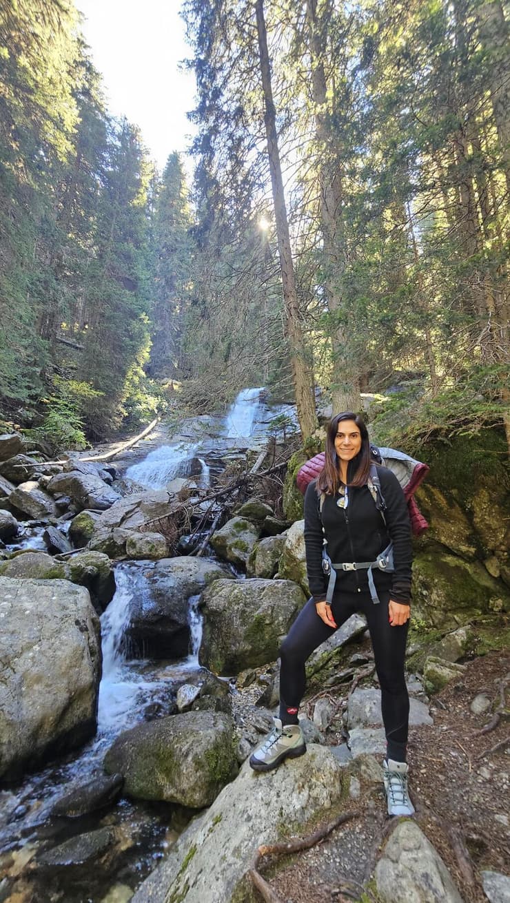 אסטר אלמוג בטרק סולו בבולגריה