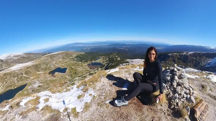 אסטר אלמוג בטרק סולו בבולגריה