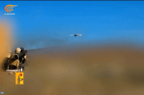 טיל נ" ט אלמאס (בתחתית התמונה) שפיתחה איראן על בסיס הנדסה לאחור של טיל ישראלי