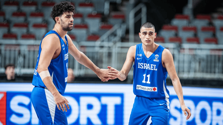 ישראל תשלים את העבודה? ים מדר ותומר גינת (צילום: FIBA.COM) ים מדר ותומר גינת