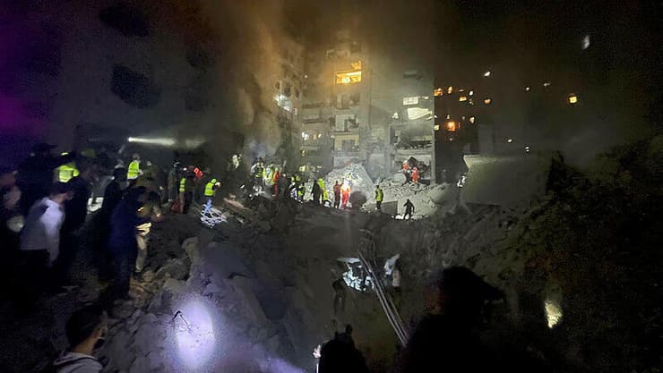 הרס במרכז ביירות בעקבות תקיפת רב קומות