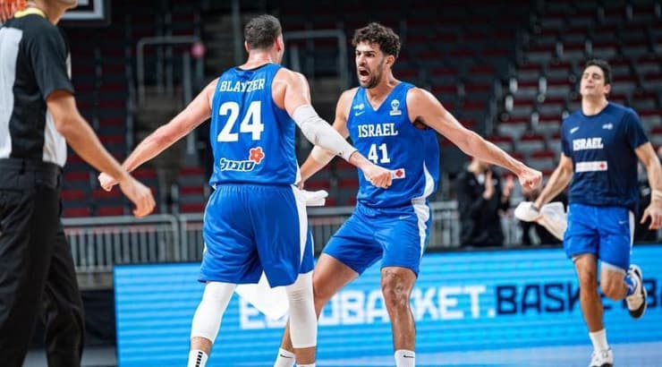 תומר גינת ועוז בלייזר חוגגים (פיב"א) תומר גינת ועוז בלייזר חוגגים