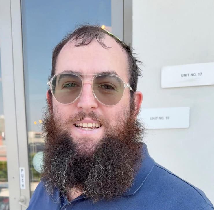 צבי קוגן ז"ל ( צילום: social media video @dudikepler/ REUTERS) צבי קוגן נעדר באיחוד האמרויות