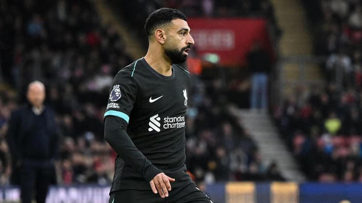 "מאוכזב, אבל זה לא בידיים שלי". מוחמד סלאח (JUSTIN TALLIS / AFP) שחקן ליברפול מוחמד סלאח