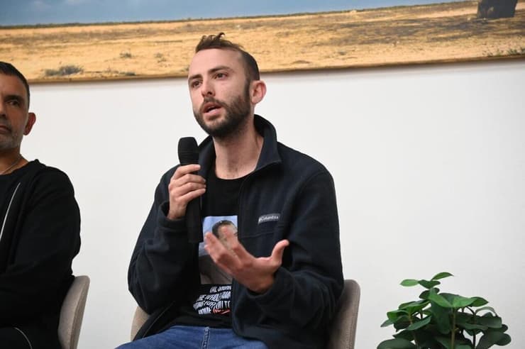 מפגש משפחות חטופים בקיבוץ גבולות  עם הקהילה