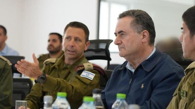 כ"ץ ובלוט, נובמבר 2024 ( צילום: אלעד מלכה, משרד הביטחון) ישראל כ"ץ בביקור בפיקוד המרכז