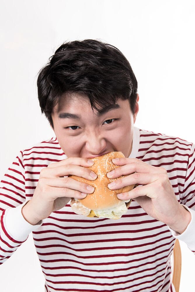 דרום קוריאה השמנה כדי לחמוק מ שירות צבאי המבורגר אילוסטרציה