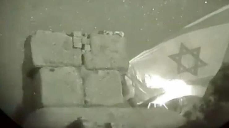 דגלי ישראל הוצבו במוצבים של צבא לבנון