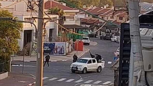 טנדר ובו מחבלים חמושים בעיר שדרות