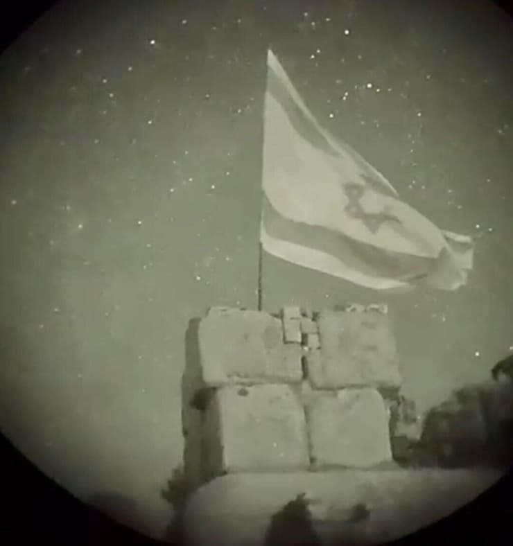 דגלי ישראל הוצבו במוצבים של צבא לבנון