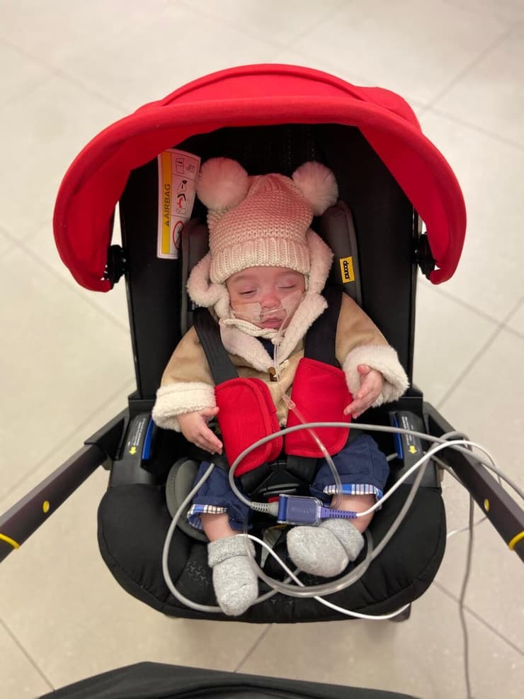 הביתה בגיל 4 וחצי חודשים אליה סבג פג