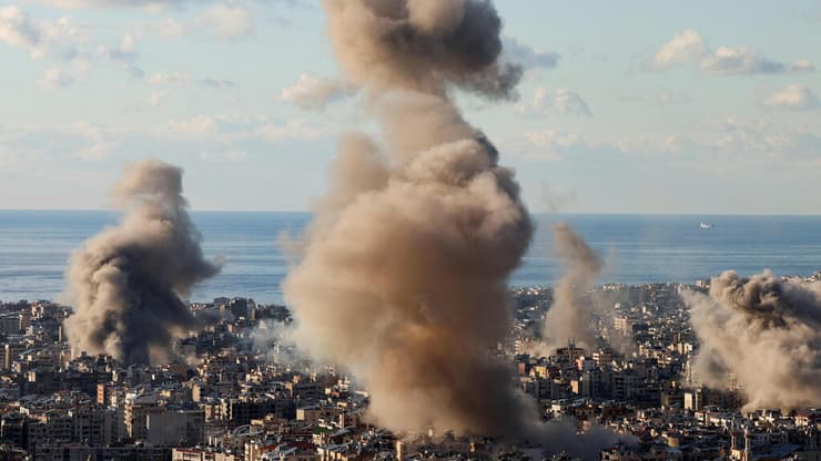 צילום: REUTERS/Mohamed Azakir/רויטרס חגורת אש בביירות