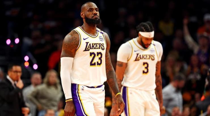 אנתוני דייויס ולברון ג'יימס