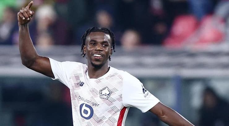 נגליאל מוקאו חוגג (רויטרס) נגליאל מוקאו חוגג