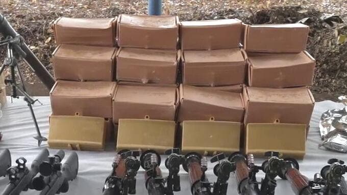 מטעני כלימגור שנתפסו (צילום: תקשורת שב"כ ) תיעוד האמל"ח האיראני שנתפס על-ידי שב"כ וצה"ל