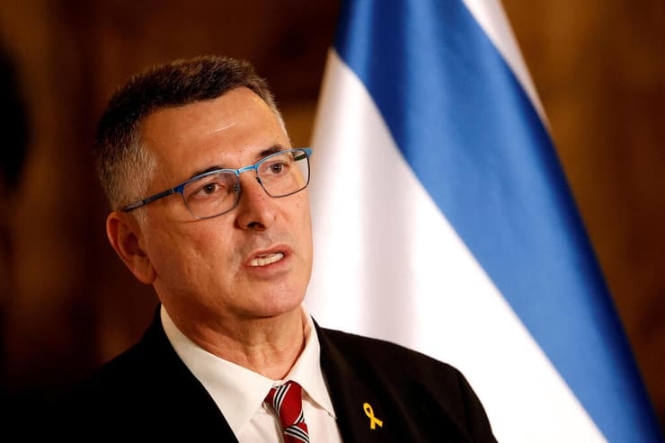 גדעון סער בביקור מדיני בצ'כיה