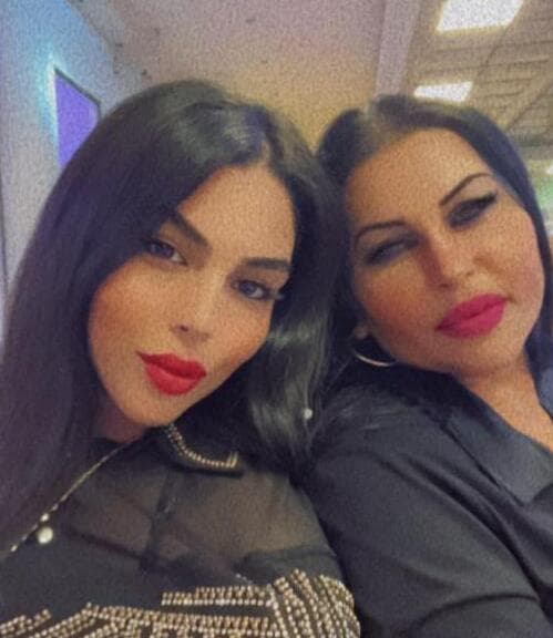 ואפאא מוסראטי ובתה סנדי מוסראטי