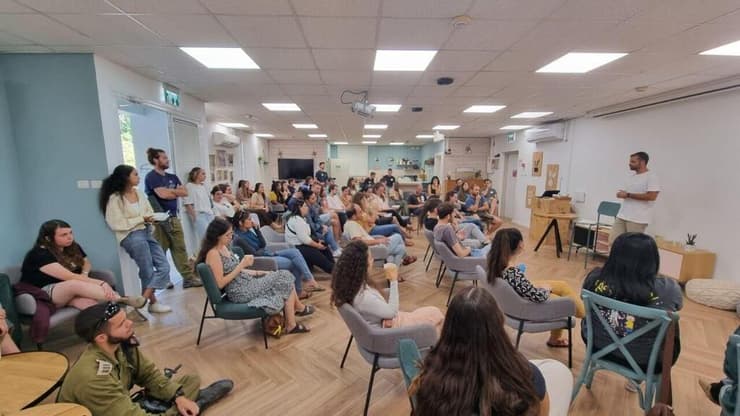 מפגש חברי קהילת "הננו" בגבים