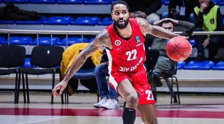 טאריק פיליפ בפעולה (רויטרס) טאריק פיליפ בפעולה