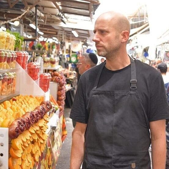 אייל קיצ'ס בשוק הכרמל