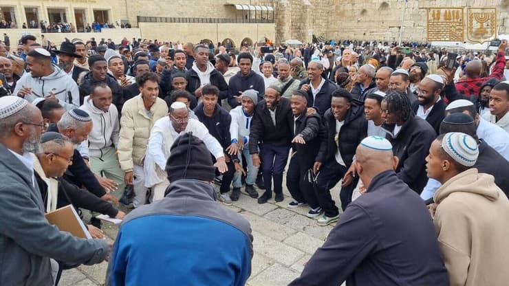 ריקודים בכותל