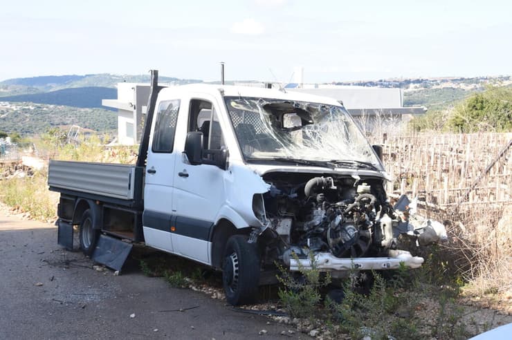 רכב הרוס בשתולה (צילום: אביהו שפירא) שתולה אחרי ההסדרה עם לבנון