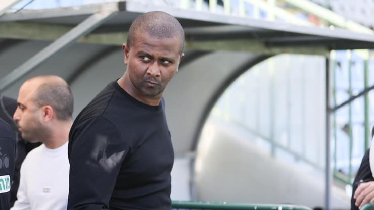 מאמן הפועל ת"א מסאי דגו