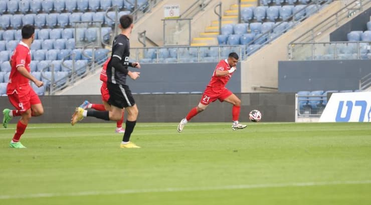 מג'ד אגבאריה בפעולה