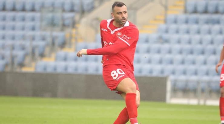 שלומי אזולאי בועט